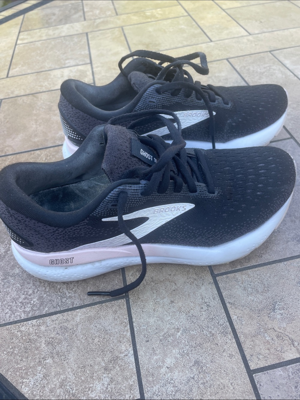 Brooks Women's Ghost 16 Running Shoes - Black and White with Pale Pink Accent